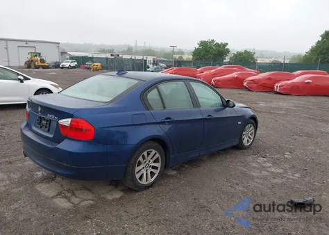 2006 BMW 325Xi z USA, uszkodzony, nr VIN WBAVD13546KV03967